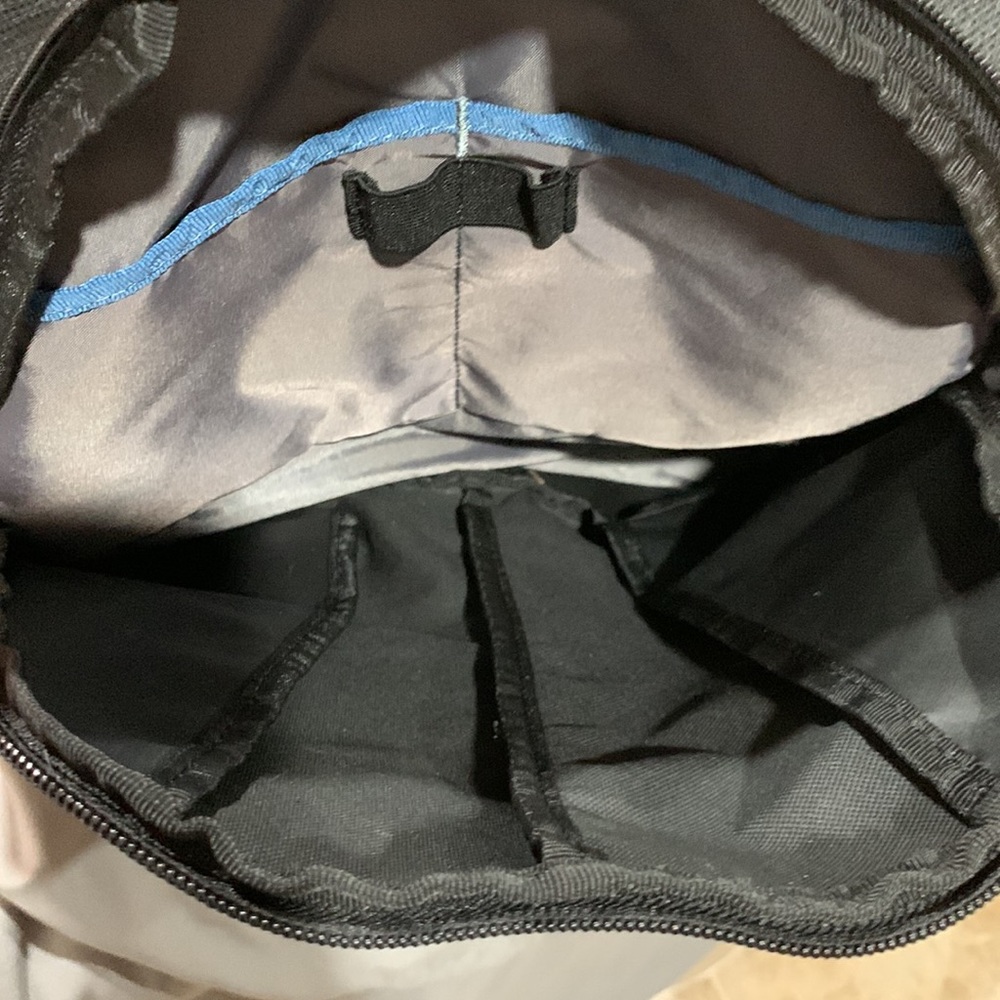 Case Logic computer backpack, never used - Picture 3 of 8